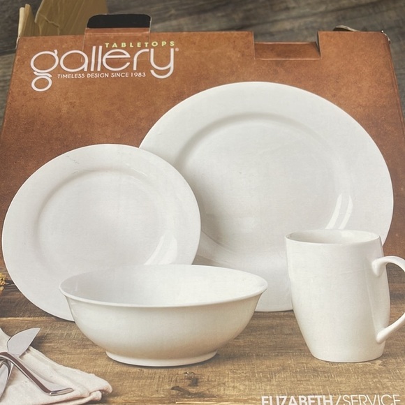 4 porcelain salad plates - Picture 7 of 7